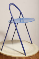 Składane metalowe krzesło "Clio" okrągłym lakierowanym w satynie niebieskim siedziskiem i granatowym oparciem i nogami, projekt Giorgio Cattelan dla firmy Cidue, Włochy, lata 70. - obrazek 30