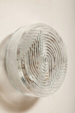 Jednopunktowa okrągła lampa ścienna/kinkiet ze szklanym reliefowym przeźroczystym kloszem w stylu Art Deco w czarnej metalowej oprawie, firma Prisma, Włochy, lata 80. - obrazek 28