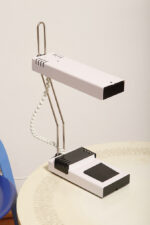 Jasno różowa z czarnymi elementami jednopunktowa metalowa modułowa lampa biurkowa z regulowaną wysokością ruchomego klosza, Typ DZ9/11, projekt Jozef Mára dla Kovos Teplice/Tesla, Czechosłowacja, lata 70. - obrazek 24