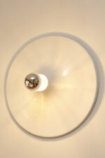 Jednopunktowa okrągła lakierowana na biało w połysku aluminiowa lampa ścienna/kinkiet, Space Age, firma Biffi, Włochy - obrazek 31