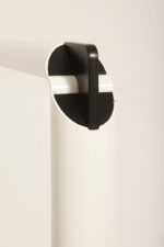 Smukła metalowa minimalistyczna, jednopunktowa, postmodernistyczna biała z czarnymi elementami lampa podłogowa "Veronica", Gianfranco Frattini dla Luci illuminazione (Lucitalia), Włochy, wzór z 1979 roku - obrazek 30