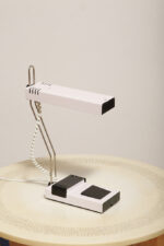 Jasno różowa z czarnymi elementami jednopunktowa metalowa modułowa lampa biurkowa z regulowaną wysokością ruchomego klosza, Typ DZ9/11, projekt Jozef Mára dla Kovos Teplice/Tesla, Czechosłowacja, lata 70. - obrazek 28