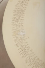 Masywny i ciężki stolik kawowy / pomocnik / typu "Tulip" z okrągłym kamiennym/marmurowym blatem na metalowej rozszerzającej się do dołu nodze w stylu projektów Eero Saarinena, Space Age, Włochy, lata 70. - obrazek 50