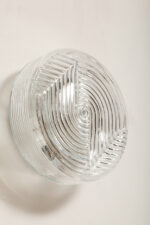 Jednopunktowa okrągła lampa ścienna/kinkiet ze szklanym reliefowym przeźroczystym kloszem w stylu Art Deco w czarnej metalowej oprawie, firma Prisma, Włochy, lata 80. - obrazek 36