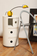 Wysoka jednopunktowa żółta lampa nocna/biurkowa "Alina" z tworzywa (ABS) z regulowaną wysokością nachylenia z czarną podstawą i ruchomym kloszem, Valenti Luce, Włochy, lata 70/80. - obrazek 39