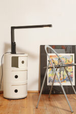 Czarna minimalistyczna jednopunktowa lampa biurkowa ze ściemniaczem "Abele" z metalu i tworzywa, projekt Gianfranco Frattini dla firmy Luci illuminazione (Lucitalia), Włochy, wzór z 1979 roku - obrazek 39