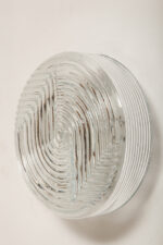 Jednopunktowa okrągła lampa ścienna/kinkiet ze szklanym reliefowym przeźroczystym kloszem w stylu Art Deco w czarnej metalowej oprawie, firma Prisma, Włochy, lata 80. - obrazek 40