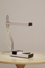 Jasno różowa z czarnymi elementami jednopunktowa metalowa modułowa lampa biurkowa z regulowaną wysokością ruchomego klosza, Typ DZ9/11, projekt Jozef Mára dla Kovos Teplice/Tesla, Czechosłowacja, lata 70. - obrazek 37