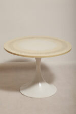 Masywny i ciężki stolik kawowy / pomocnik / typu "Tulip" z okrągłym kamiennym/marmurowym blatem na metalowej rozszerzającej się do dołu nodze w stylu projektów Eero Saarinena, Space Age, Włochy, lata 70. - obrazek 7