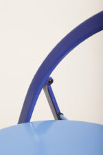 Składane metalowe krzesło "Clio" okrągłym lakierowanym w satynie niebieskim siedziskiem i granatowym oparciem i nogami, projekt Giorgio Cattelan dla firmy Cidue, Włochy, lata 70. - obrazek 31