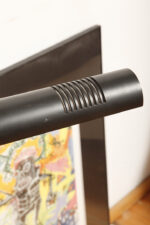 Czarna minimalistyczna jednopunktowa lampa biurkowa ze ściemniaczem "Abele" z metalu i tworzywa, projekt Gianfranco Frattini dla firmy Luci illuminazione (Lucitalia), Włochy, wzór z 1979 roku - obrazek 44