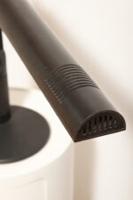 Czarna minimalistyczna jednopunktowa lampa biurkowa ze ściemniaczem "Abele" z metalu i tworzywa, projekt Gianfranco Frattini dla firmy Luci illuminazione (Lucitalia), Włochy, wzór z 1979 roku - obrazek 47