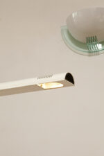 Smukła metalowa minimalistyczna, jednopunktowa, postmodernistyczna biała z czarnymi elementami lampa podłogowa "Veronica", Gianfranco Frattini dla Luci illuminazione (Lucitalia), Włochy, wzór z 1979 roku - obrazek 5