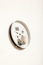 Jednopunktowa okrągła lampa ścienna/kinkiet ze szklanym reliefowym przeźroczystym kloszem w stylu Art Deco w czarnej metalowej oprawie, firma Prisma, Włochy, lata 80. - obrazek 54