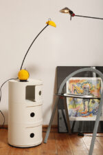 Wysoka jednopunktowa żółta lampa nocna/biurkowa "Alina" z tworzywa (ABS) z regulowaną wysokością nachylenia z czarną podstawą i ruchomym kloszem, Valenti Luce, Włochy, lata 70/80. - obrazek 59