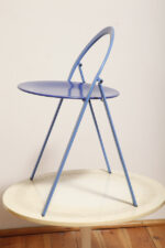 Składane metalowe krzesło "Clio" okrągłym granatowym siedziskiem i niebieskim oparciem i nogami, projekt Giorgio Cattelan dla firmy Cidue, Włochy, lata 70. - obrazek 4