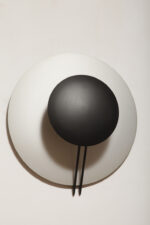 Bardzo duża okrągła metalowa jednopunktowa szaro-czarna lampa ścienna/kinkiet, Model Vega 3365/50, projekt Luciano Cesaro i Fabio Amico dla firmy Tre Ci Luce, Włochy, wzór z 1985 roku - obrazek 7