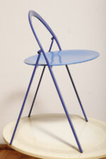 Składane metalowe krzesło "Clio" okrągłym lakierowanym w satynie niebieskim siedziskiem i granatowym oparciem i nogami, projekt Giorgio Cattelan dla firmy Cidue, Włochy, lata 70. - obrazek 8