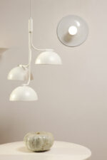 Jednopunktowa okrągła lakierowana na biało w połysku aluminiowa lampa ścienna/kinkiet, Space Age, firma Biffi, Włochy - obrazek 9