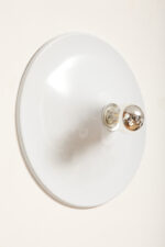 Jednopunktowa okrągła lakierowana na biało w połysku aluminiowa lampa ścienna/kinkiet, Space Age, firma Biffi, Włochy - obrazek 10