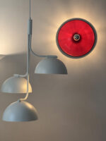 Duża jednopunktowa okrągła lakierowana na czerwono w połysku aluminiowa lampa ścienna/kinkiet, Space Age, Włochy, lata 70 - obrazek 4