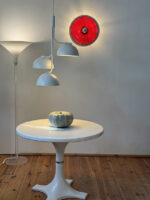 Duża jednopunktowa okrągła lakierowana na czerwono w połysku aluminiowa lampa ścienna/kinkiet, Space Age, Włochy, lata 70 - obrazek 18