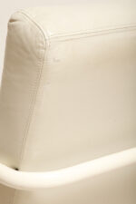 Masywny niski fotel wypoczynkowy w stylu Bauhaus na metalowej rurowej ramie obity białą/ecru skórą naturalną, projekt Jan des Bouvrie dla Gelderland, Model 4751, Holandia, lata 80. - obrazek 12