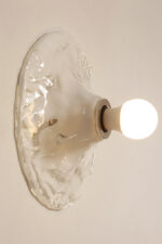Jednopunktowa mlecznobiała okrągła lampa ścienna/kinkiet w niesymetryczne wzory ze szkła Murano, Space Age, La Murrina, Włochy, lata 70 - obrazek 12