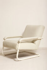 Masywny niski fotel wypoczynkowy w stylu Bauhaus na metalowej rurowej ramie obity białą/ecru skórą naturalną, projekt Jan des Bouvrie dla Gelderland, Model 4751, Holandia, lata 80. - obrazek 13