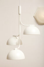 Duża metalowa biała trzypunktowa lampa wisząca/sufitowa "Tullio 3", Anker Studio dla Nordlux, Dania, około 2020 rok - obrazek 16