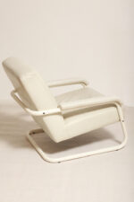 Masywny niski fotel wypoczynkowy w stylu Bauhaus na metalowej rurowej ramie obity białą/ecru skórą naturalną, projekt Jan des Bouvrie dla Gelderland, Model 4751, Holandia, lata 80. - obrazek 19