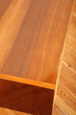 Masywny prostokątny orzechowy z klonowymi wstawkami stolik pomocnik/stolik RTV/stolik pod radio/szafka w połysku z dodatkową półką pod górnym blatem, Bilea, Rumunia, lata 60. - obrazek 22