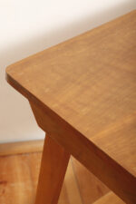 Nieduży prostokątny orzechowy stolik pod radio/stolik pomocnik z otwartą dodatkową półką i niedużą szufladą pod górnym blatem, Polska, lata 60. - obrazek 24