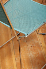 Komplet czterech krzeseł stołowych z siedziskami i oparciami z blachy perforowanej w czterech różnych kolorach osadzonymi na metalowych chromowanych rurkach, Rolf Rahmlow, Niemcy, lata 80. - obrazek 86