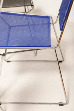 Komplet czterech krzeseł stołowych z siedziskami i oparciami z blachy perforowanej w czterech różnych kolorach osadzonymi na metalowych chromowanych rurkach, Rolf Rahmlow, Niemcy, lata 80. - obrazek 85