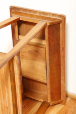 Nieduży prostokątny orzechowy stolik pod radio/stolik pomocnik z otwartą dodatkową półką i niedużą szufladą pod górnym blatem, Polska, lata 60. - obrazek 27