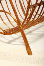 Drewniany lakierowany lekki ażurowy pleciony gazetnik /pojemnik lub stojak na gazety w stylu Mid Century Modern z jedną komorą użytkową , lata 70. - obrazek 40