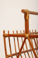 Drewniany lakierowany lekki ażurowy pleciony gazetnik /pojemnik lub stojak na gazety w stylu Mid Century Modern z jedną komorą użytkową , lata 70. - obrazek 28