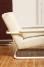 Masywny niski fotel wypoczynkowy w stylu Bauhaus na metalowej rurowej ramie obity białą/ecru skórą naturalną, projekt Jan des Bouvrie dla Gelderland, Model 4751, Holandia, lata 80. - obrazek 29