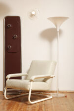 Masywny niski fotel wypoczynkowy w stylu Bauhaus na metalowej rurowej ramie obity białą/ecru skórą naturalną, projekt Jan des Bouvrie dla Gelderland, Model 4751, Holandia, lata 80. - obrazek 3