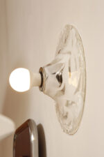 Jednopunktowa mlecznobiała okrągła lampa ścienna/kinkiet w niesymetryczne wzory ze szkła Murano, Space Age, La Murrina, Włochy, lata 70 - obrazek 3