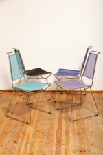 Komplet czterech krzeseł stołowych z siedziskami i oparciami z blachy perforowanej w czterech różnych kolorach osadzonymi na metalowych chromowanych rurkach, Rolf Rahmlow, Niemcy, lata 80. - obrazek 82