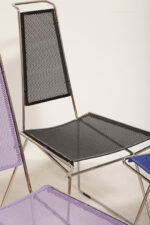 Komplet czterech krzeseł stołowych z siedziskami i oparciami z blachy perforowanej w czterech różnych kolorach osadzonymi na metalowych chromowanych rurkach, Rolf Rahmlow, Niemcy, lata 80. - obrazek 79