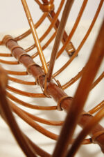 Drewniany lakierowany lekki ażurowy pleciony gazetnik /pojemnik lub stojak na gazety w stylu Mid Century Modern z jedną komorą użytkową , lata 70. - obrazek 39