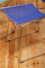 Komplet czterech krzeseł stołowych z siedziskami i oparciami z blachy perforowanej w czterech różnych kolorach osadzonymi na metalowych chromowanych rurkach, Rolf Rahmlow, Niemcy, lata 80. - obrazek 76