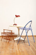 Drewniany lakierowany lekki ażurowy pleciony gazetnik /pojemnik lub stojak na gazety w stylu Mid Century Modern z jedną komorą użytkową , lata 70. - obrazek 4