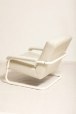 Masywny niski fotel wypoczynkowy w stylu Bauhaus na metalowej rurowej ramie obity białą/ecru skórą naturalną, projekt Jan des Bouvrie dla Gelderland, Model 4751, Holandia, lata 80. - obrazek 43