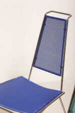 Komplet czterech krzeseł stołowych z siedziskami i oparciami z blachy perforowanej w czterech różnych kolorach osadzonymi na metalowych chromowanych rurkach, Rolf Rahmlow, Niemcy, lata 80. - obrazek 64