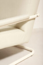 Masywny niski fotel wypoczynkowy w stylu Bauhaus na metalowej rurowej ramie obity białą/ecru skórą naturalną, projekt Jan des Bouvrie dla Gelderland, Model 4751, Holandia, lata 80. - obrazek 52