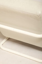 Masywny niski fotel wypoczynkowy w stylu Bauhaus na metalowej rurowej ramie obity białą/ecru skórą naturalną, projekt Jan des Bouvrie dla Gelderland, Model 4751, Holandia, lata 80. - obrazek 63